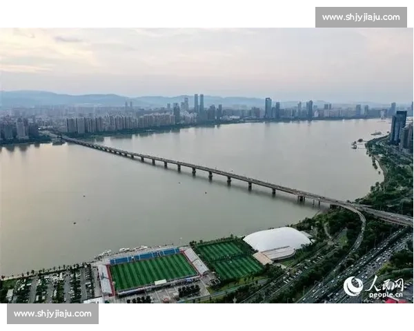 洪州大桥见证万人双向奔赴 南昌夜跑点燃全城热恋 洪州大桥见证万人双向奔赴 南昌夜跑点燃全城热恋